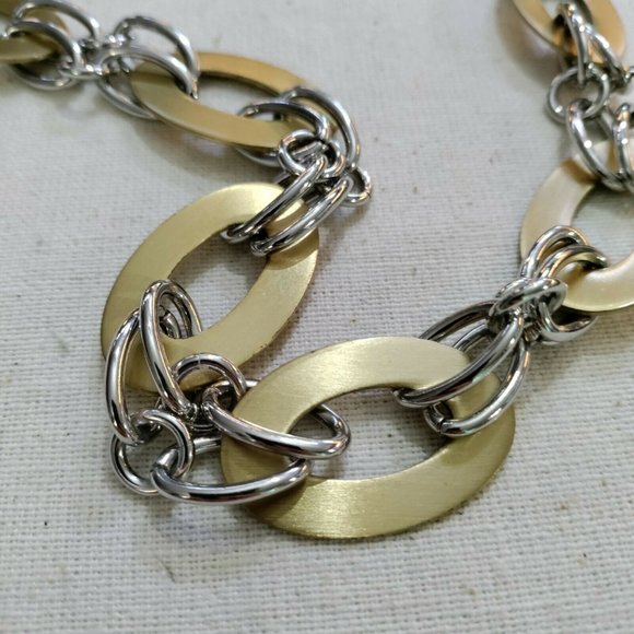 2/$20 Premier Designs Chunky Mixed Metal Oval Chain Necklace - Picture 2 of 4